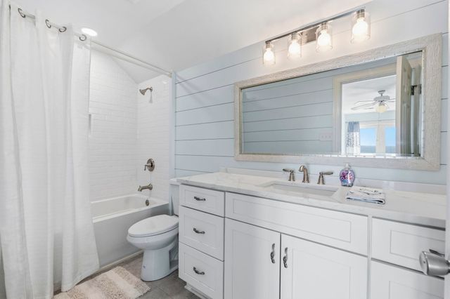 2201 S Waccamaw Dr., Murrells Inlet, SC 29576