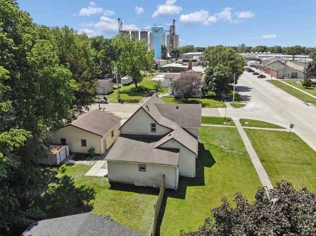 101 3rd Street NE, Mitchellville, IA 50169