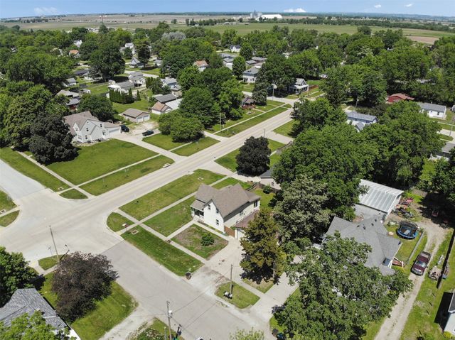 101 3rd Street NE, Mitchellville, IA 50169