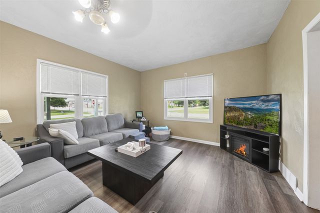101 3rd Street NE, Mitchellville, IA 50169