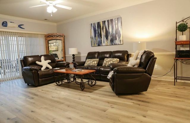 4883 Luster Leaf Cir Apt 104, Myrtle Beach, SC 29577