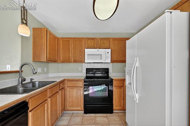 3895 Strawberry Field Grove A, Colorado Springs, CO 80906