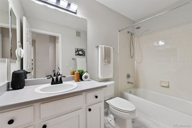 7962 S Buchanan Way, Aurora, CO 80016