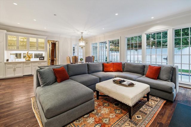 2249 Pelham Drive, Houston, TX 77019