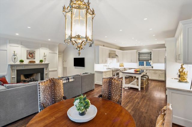 2249 Pelham Drive, Houston, TX 77019