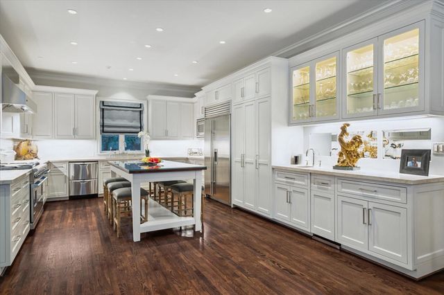 2249 Pelham Drive, Houston, TX 77019