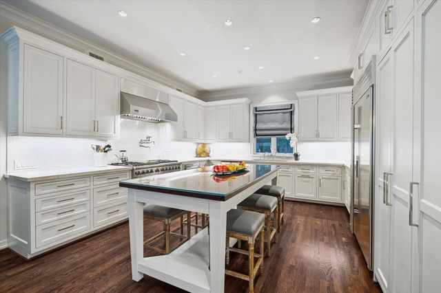 2249 Pelham Drive, Houston, TX 77019