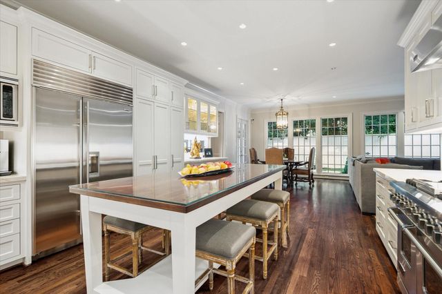 2249 Pelham Drive, Houston, TX 77019