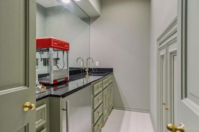 2249 Pelham Drive, Houston, TX 77019