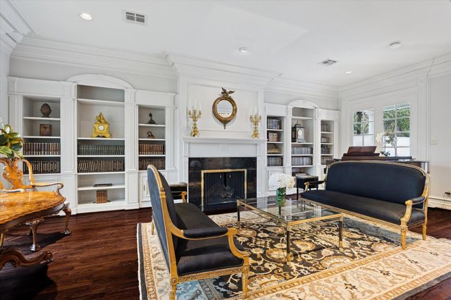 2249 Pelham Drive, Houston, TX 77019