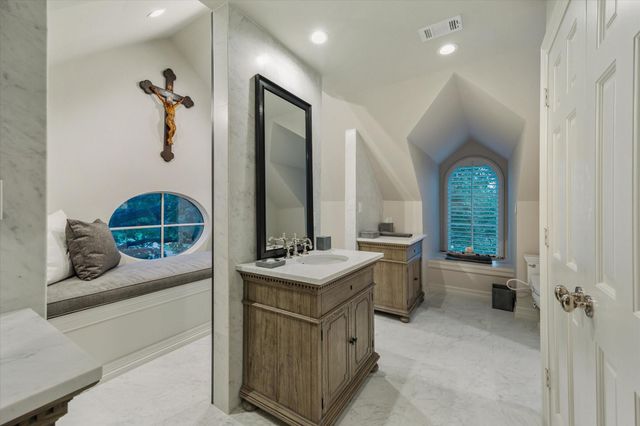 2249 Pelham Drive, Houston, TX 77019