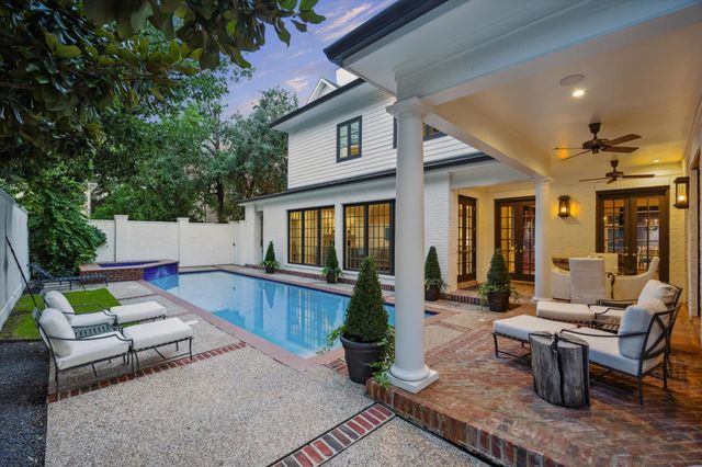 2249 Pelham Drive, Houston, TX 77019