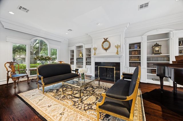 2249 Pelham Drive, Houston, TX 77019