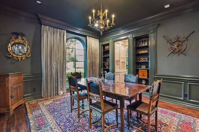 2249 Pelham Drive, Houston, TX 77019