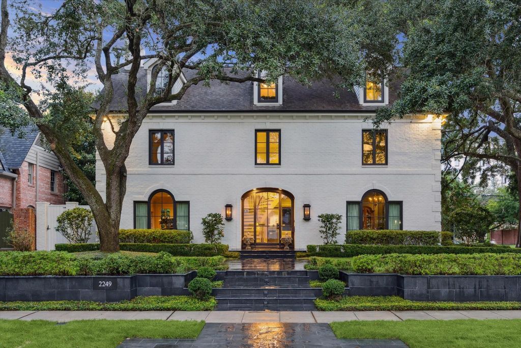 2249 Pelham Drive, Houston, TX 77019