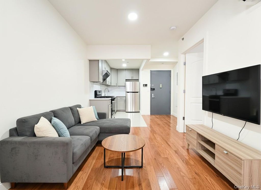 141-15 Cherry Avenue 3C, Flushing, NY 11355