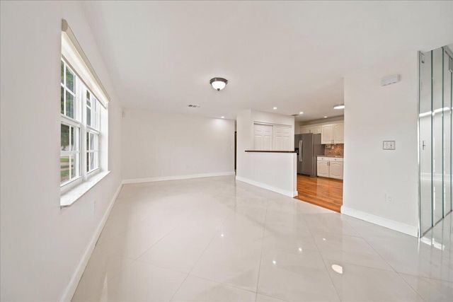 20009 NW 66th Place, Hialeah, FL 33015