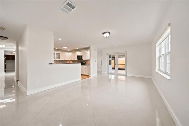 20009 NW 66th Place, Hialeah, FL 33015