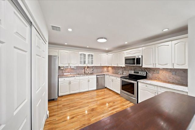 20009 NW 66th Place, Hialeah, FL 33015