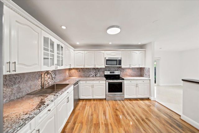 20009 NW 66th Place, Hialeah, FL 33015