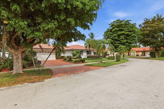 20009 NW 66th Place, Hialeah, FL 33015