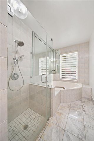 20009 NW 66th Place, Hialeah, FL 33015