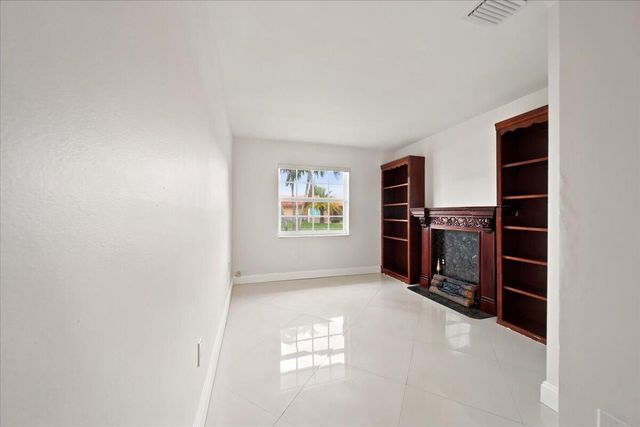 20009 NW 66th Place, Hialeah, FL 33015