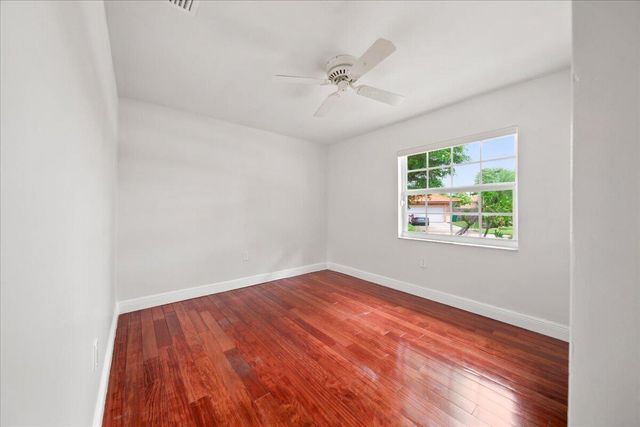 20009 NW 66th Place, Hialeah, FL 33015