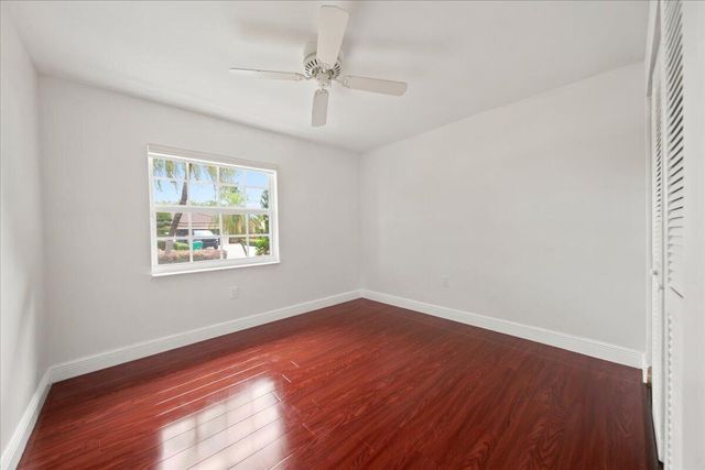 20009 NW 66th Place, Hialeah, FL 33015
