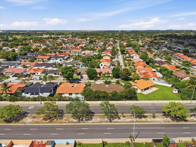 20009 NW 66th Place, Hialeah, FL 33015
