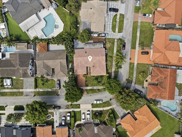 20009 NW 66th Place, Hialeah, FL 33015