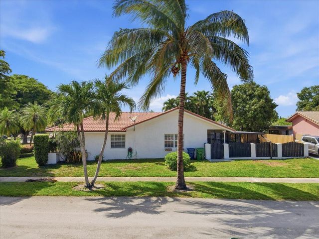 20009 NW 66th Place, Hialeah, FL 33015