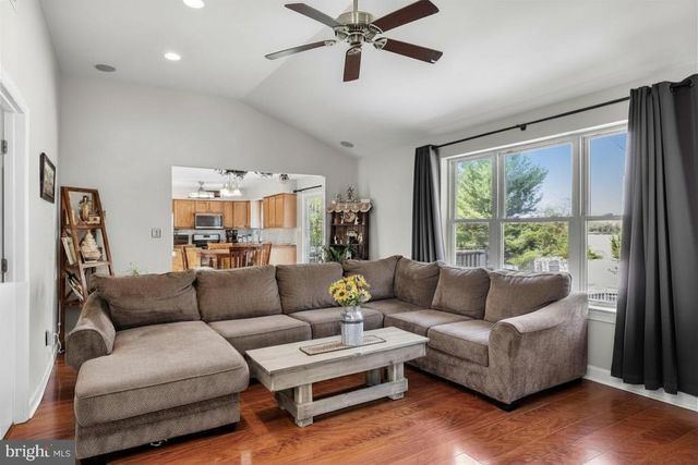 293 WATERFORD RD, Hammonton, NJ 08037