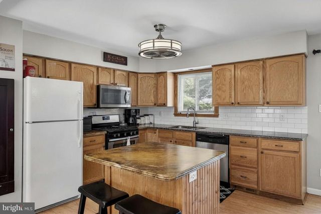 293 WATERFORD RD, Hammonton, NJ 08037