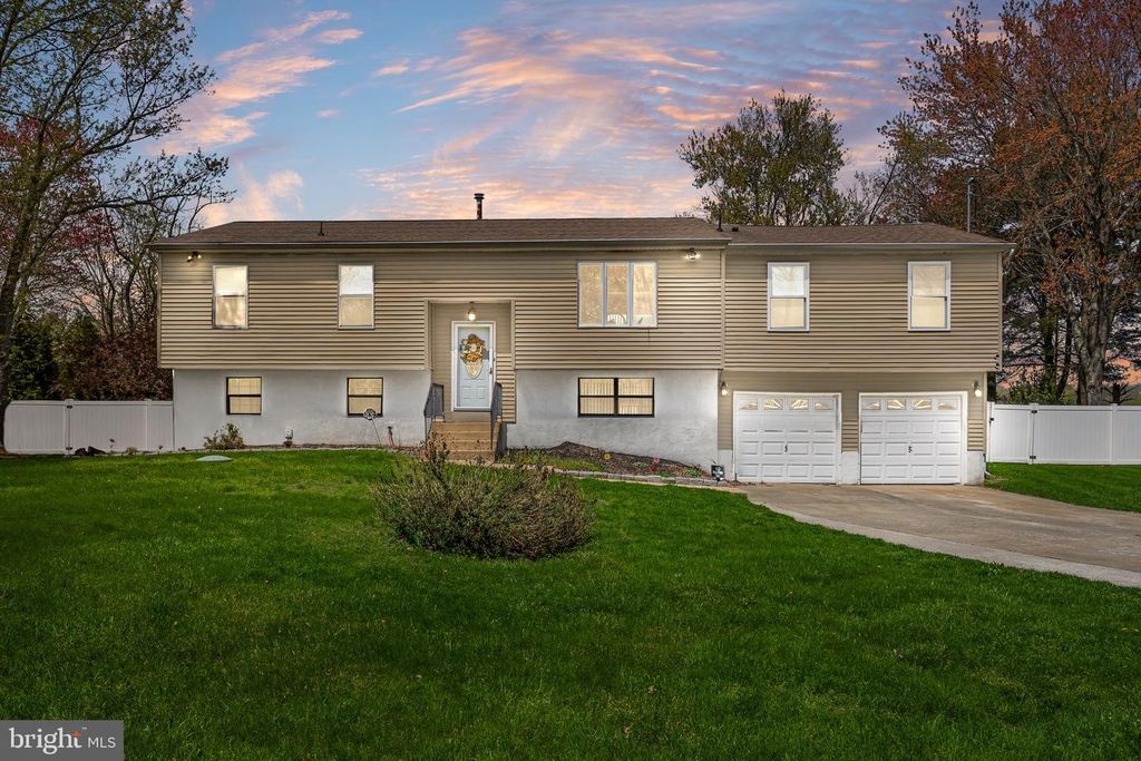 293 WATERFORD RD, Hammonton, NJ 08037