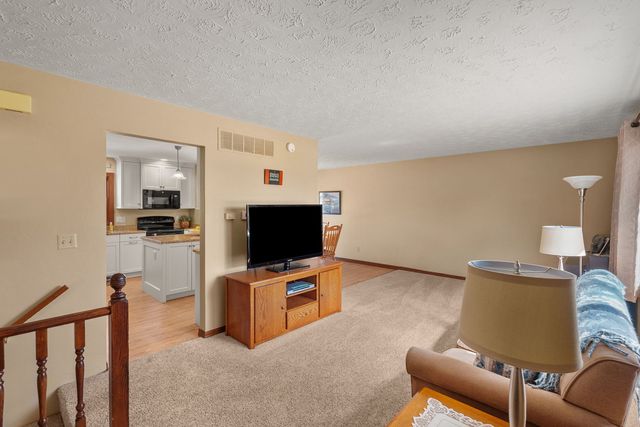 205 Blackhawk Drive, Park View, IA 52748