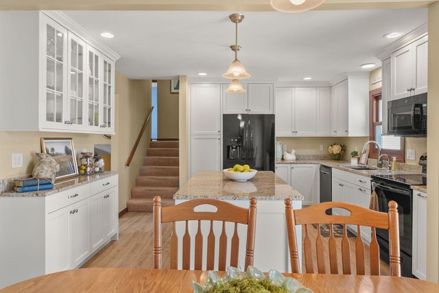 205 Blackhawk Drive, Park View, IA 52748