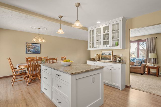 205 Blackhawk Drive, Park View, IA 52748