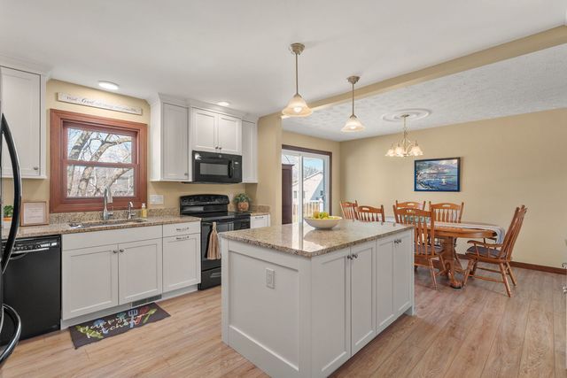 205 Blackhawk Drive, Park View, IA 52748