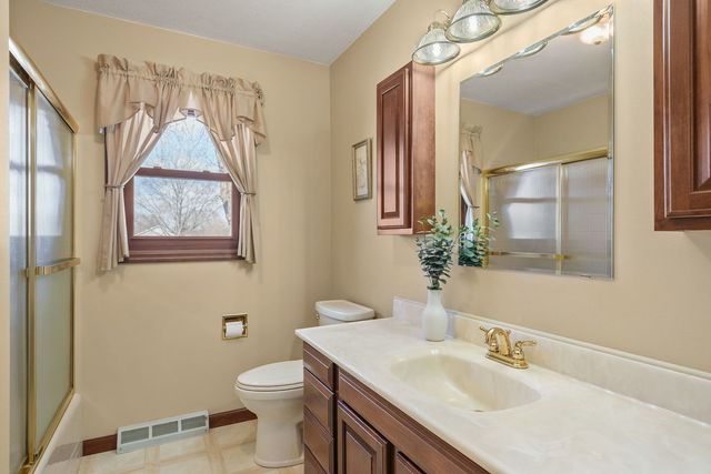 205 Blackhawk Drive, Park View, IA 52748