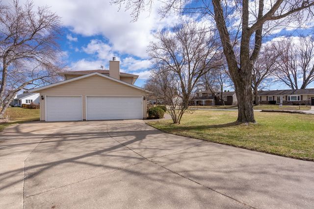 205 Blackhawk Drive, Park View, IA 52748