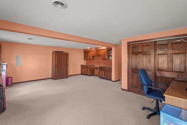 205 Blackhawk Drive, Park View, IA 52748