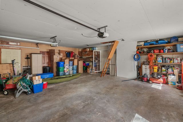 205 Blackhawk Drive, Park View, IA 52748