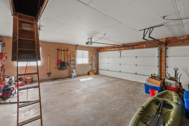 205 Blackhawk Drive, Park View, IA 52748