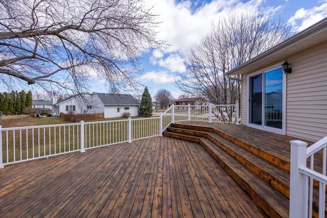 205 Blackhawk Drive, Park View, IA 52748