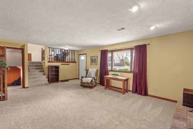 205 Blackhawk Drive, Park View, IA 52748