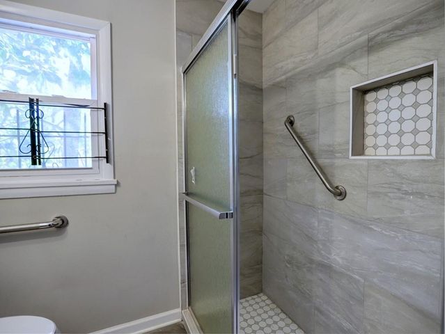 851 Amber Place NW, Atlanta, GA 30331