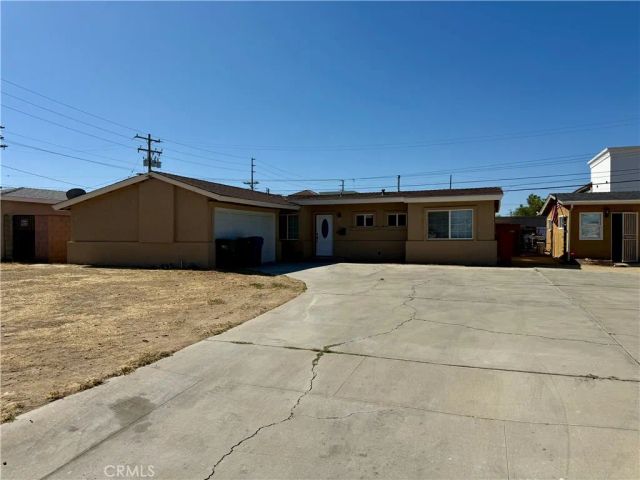 1016 W Avenue J14, Lancaster, CA 93534