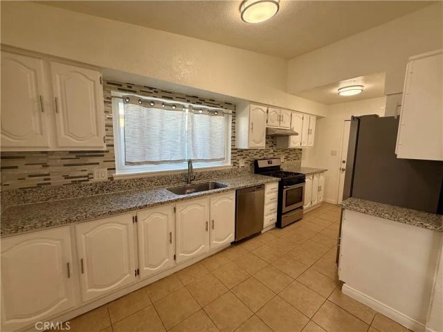 1016 W Avenue J14, Lancaster, CA 93534