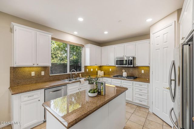 5353 Willow Oak Street, Simi Valley, CA 93063